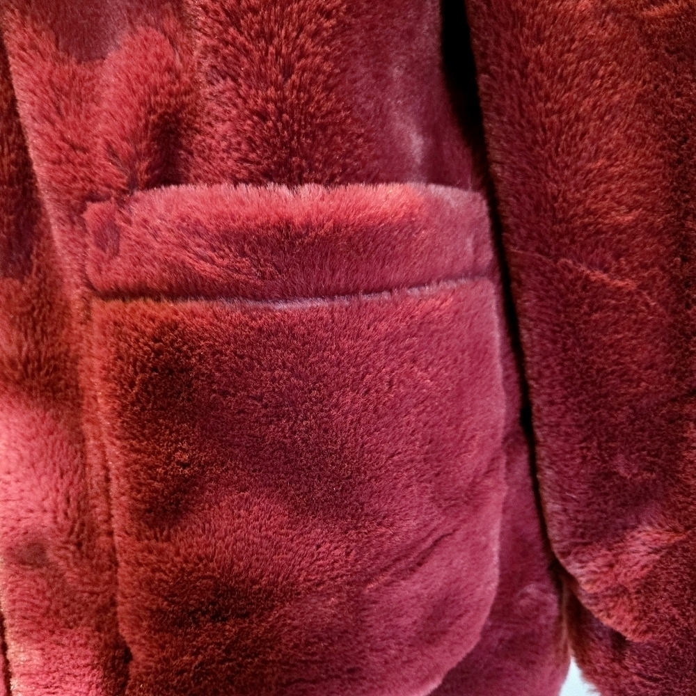 DEMOCRACY NWT Faux Fur Jacket Cranberry Color Sz Medium - Picture 4 of 10